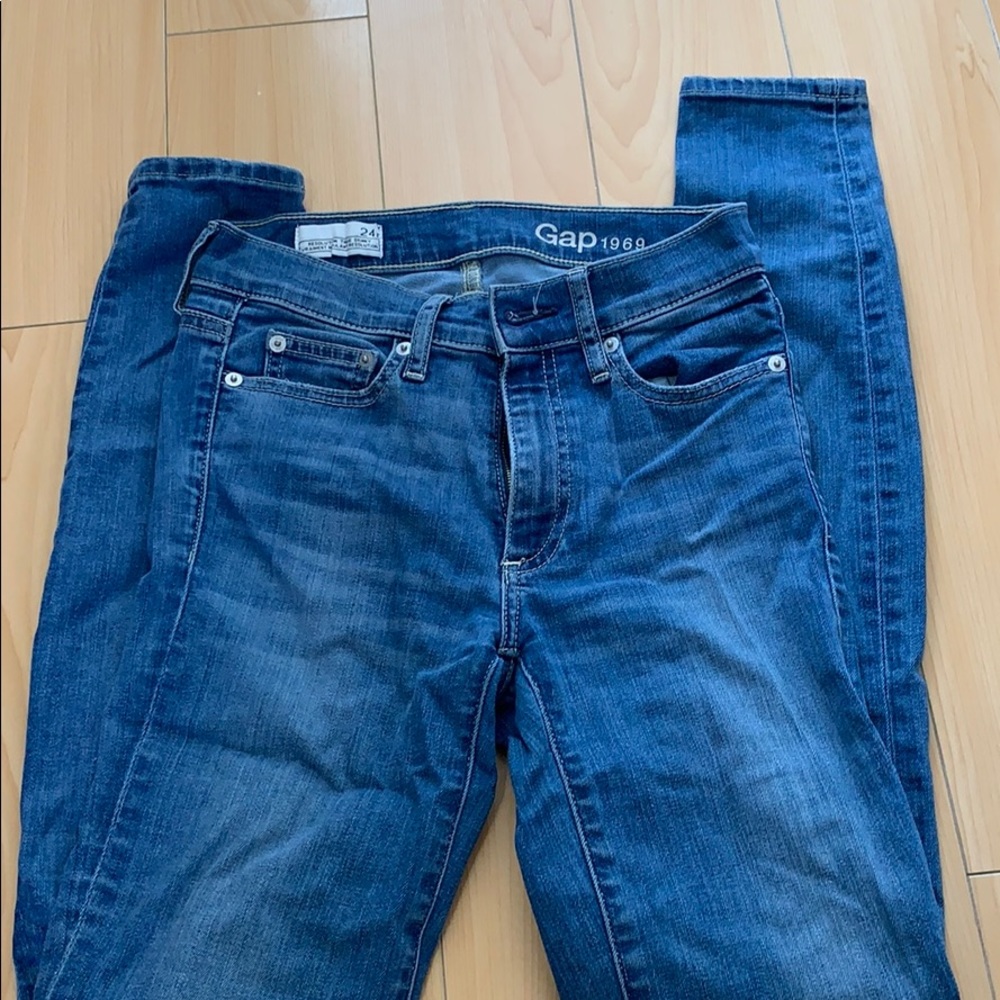 BRAND NEW gap jeans
